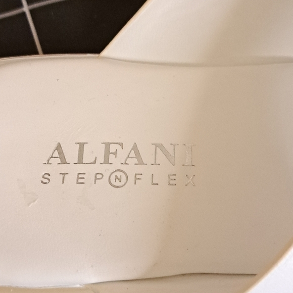 Alfani Step n Flex Sandals - Picture 3 of 4